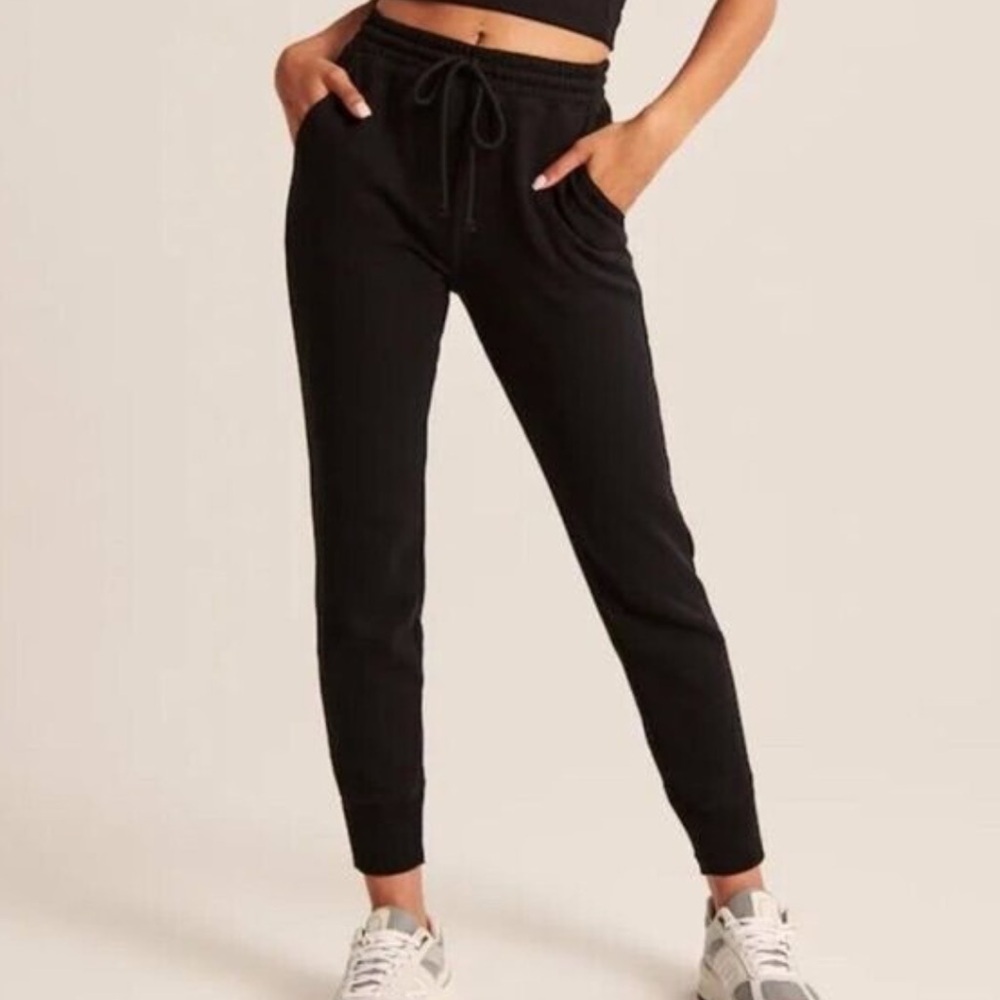 Abercrombie & Fitch Soft AF Jogger Sweatpants Black